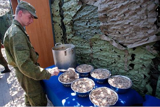 ‘beat365官网’
伟大的母亲:造就13个博士 其中一个家喻户晓 教子经却只有15字(图8) beat·365