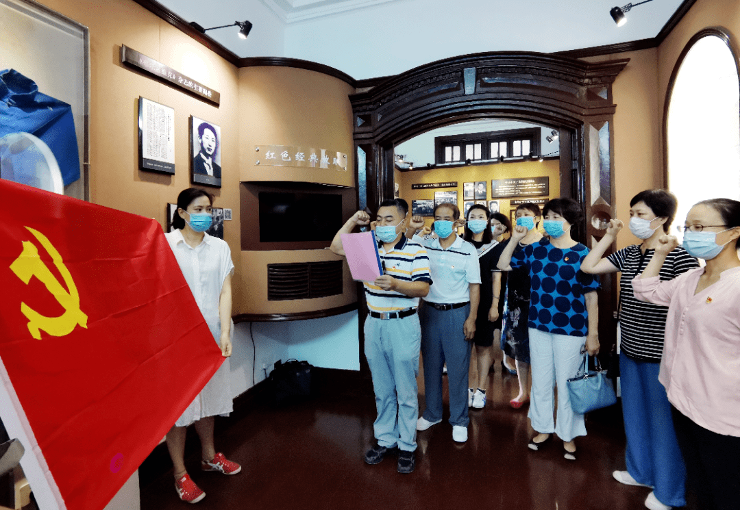 beat365官网-
在“编辑部”里的一次“初心对话”(图2) beat365官网-
在“编辑部”里的一次“初心对话”(图2)